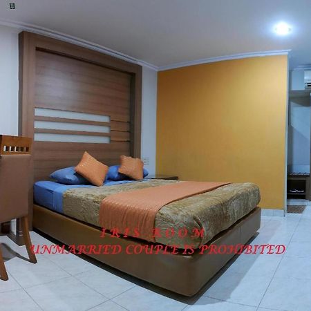 Hotel Senen Indah Syariah Jakarta Buitenkant foto