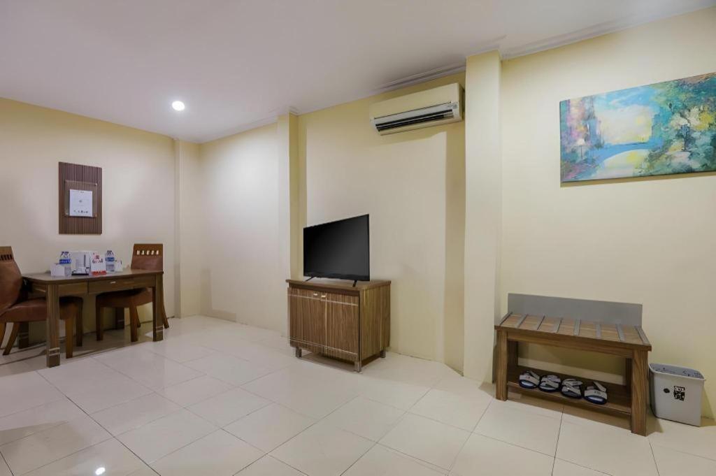 Hotel Senen Indah Syariah Jakarta Buitenkant foto