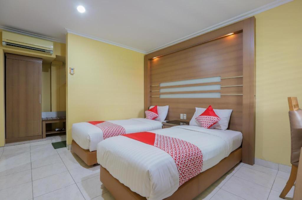 Hotel Senen Indah Syariah Jakarta Buitenkant foto