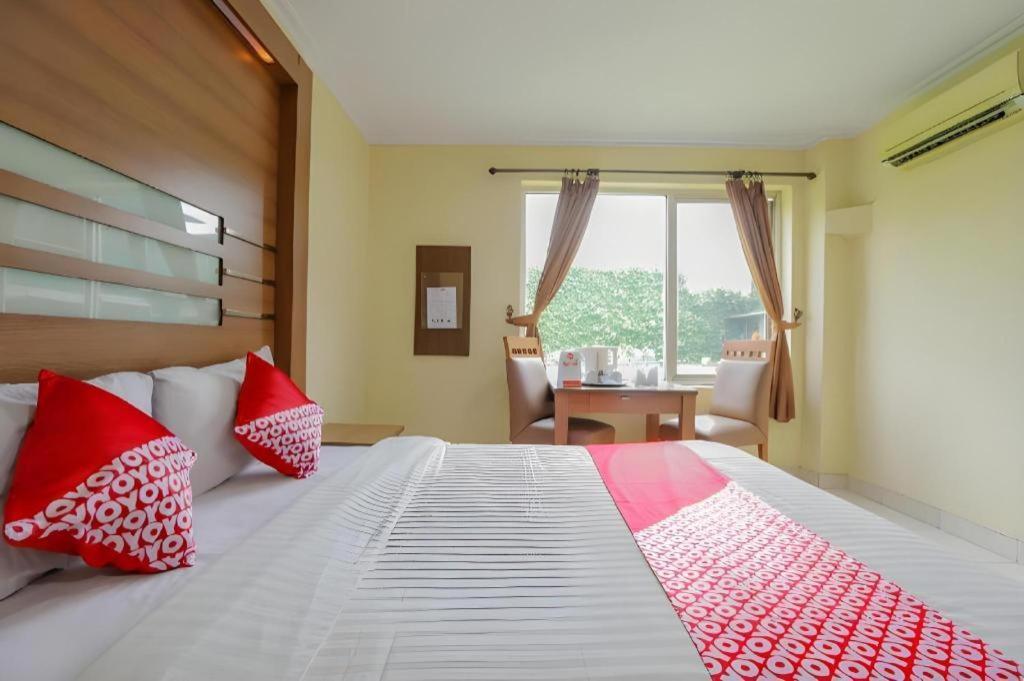 Hotel Senen Indah Syariah Jakarta Buitenkant foto