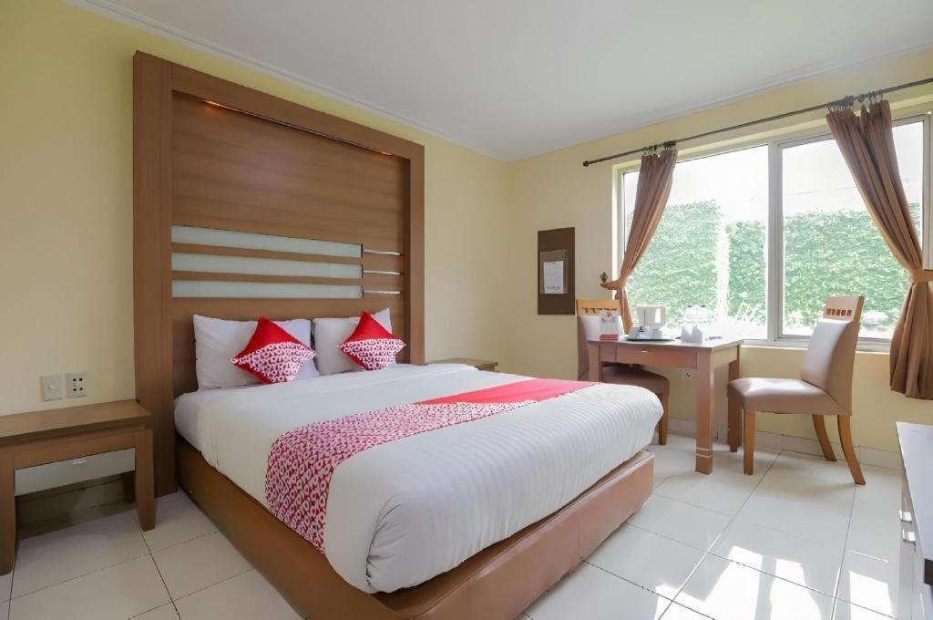 Hotel Senen Indah Syariah Jakarta Buitenkant foto