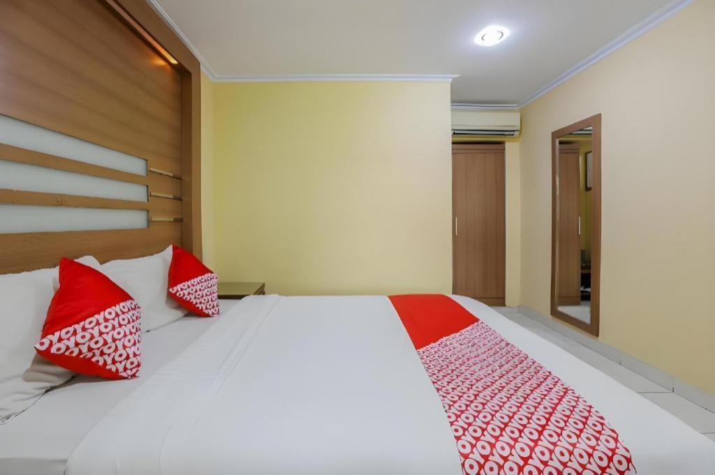 Hotel Senen Indah Syariah Jakarta Buitenkant foto