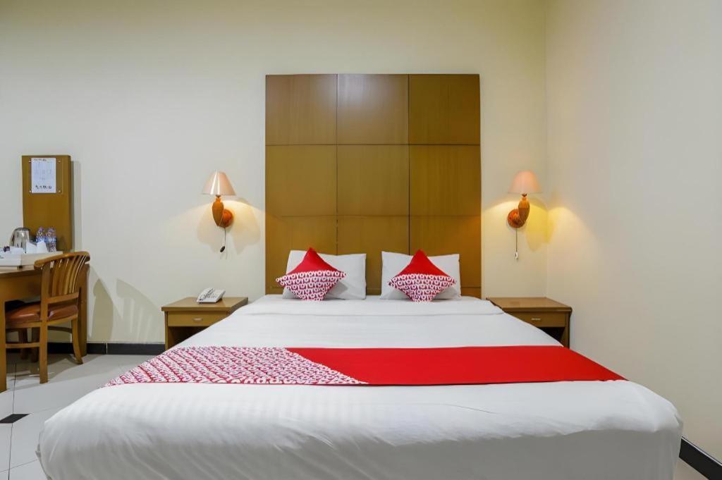 Hotel Senen Indah Syariah Jakarta Buitenkant foto