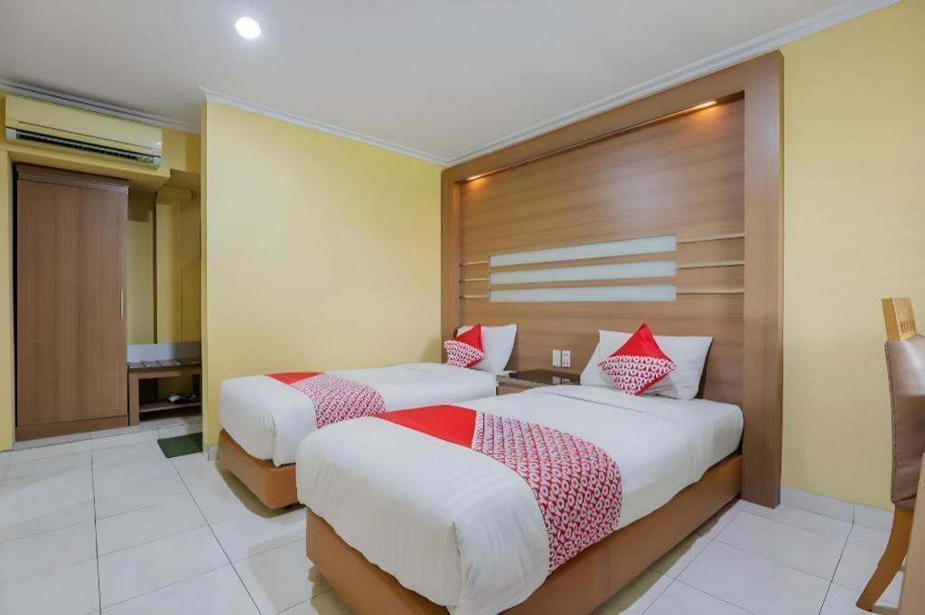 Hotel Senen Indah Syariah Jakarta Buitenkant foto