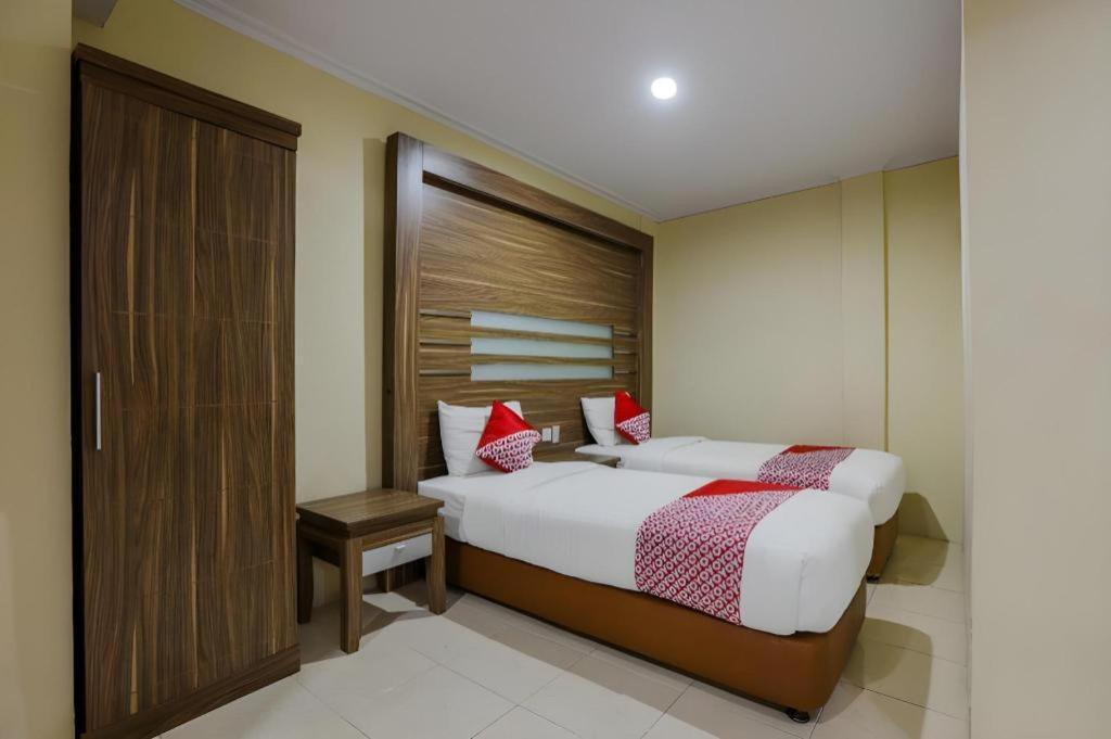 Hotel Senen Indah Syariah Jakarta Buitenkant foto