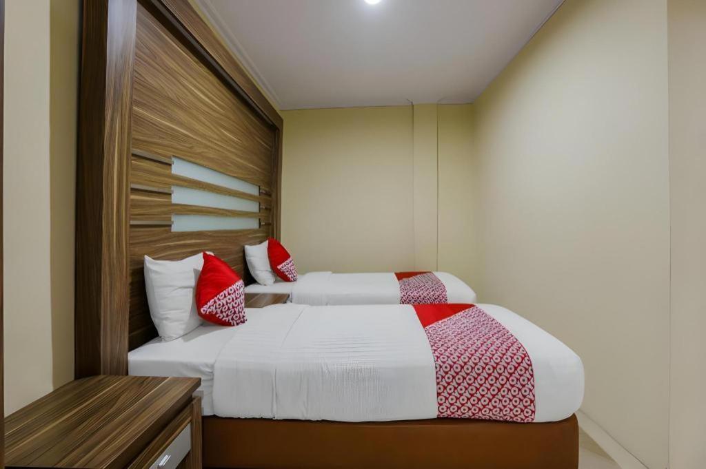 Hotel Senen Indah Syariah Jakarta Buitenkant foto