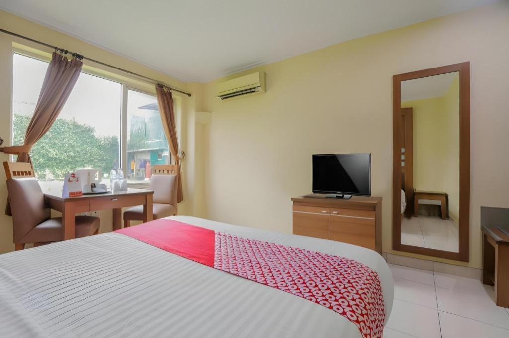 Hotel Senen Indah Syariah Jakarta Buitenkant foto