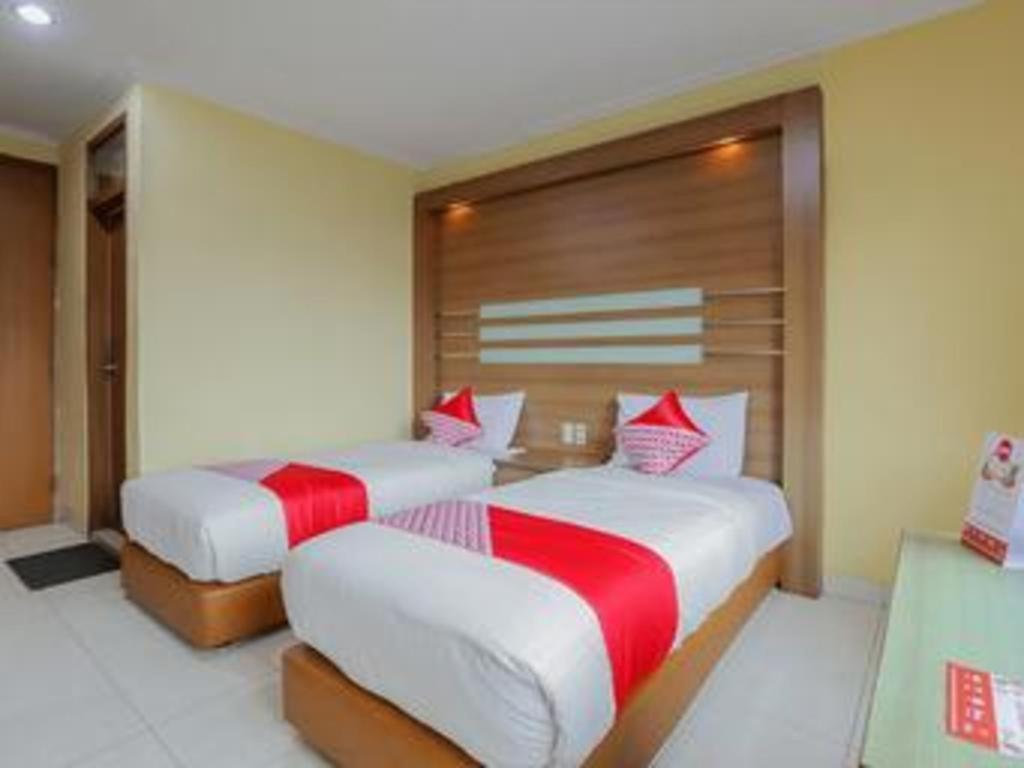 Hotel Senen Indah Syariah Jakarta Buitenkant foto