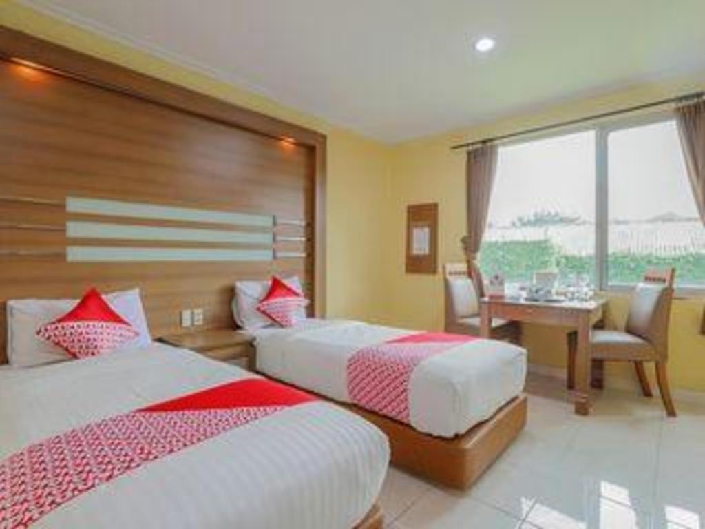 Hotel Senen Indah Syariah Jakarta Buitenkant foto